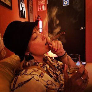 Meet your Posher, April